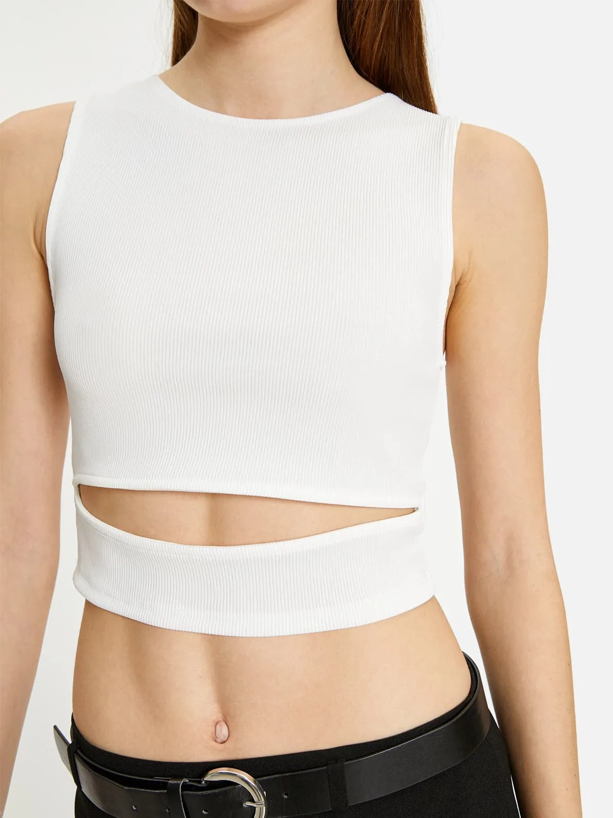 Short-Fit Sporty Round Neck T-shirt - White - 图片 2